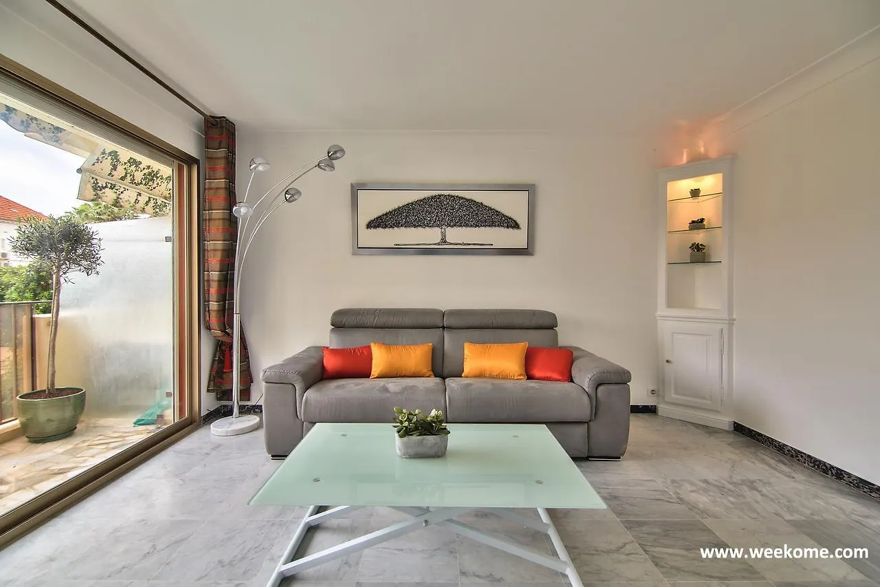 Tamanaco Beach Hotel Antibes Apartment